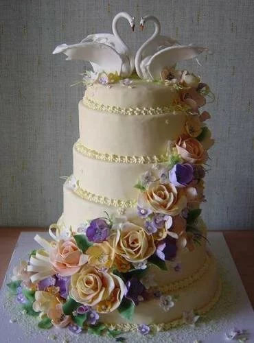 свадебный многоярусный торт