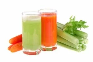 овощные соки в стаканах